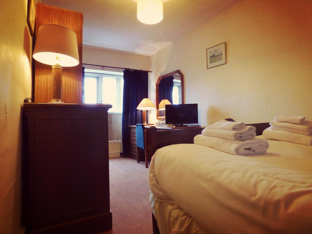 Unicorn Inn Somerton (Somerset) Room photo