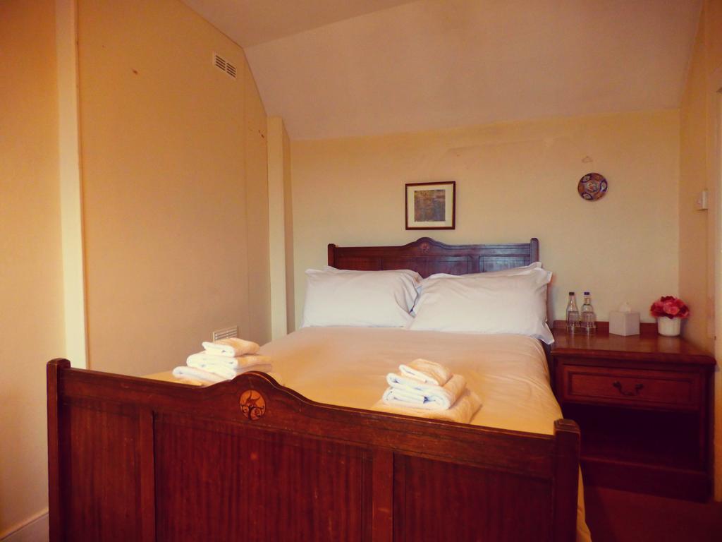 Unicorn Inn Somerton (Somerset) Room photo